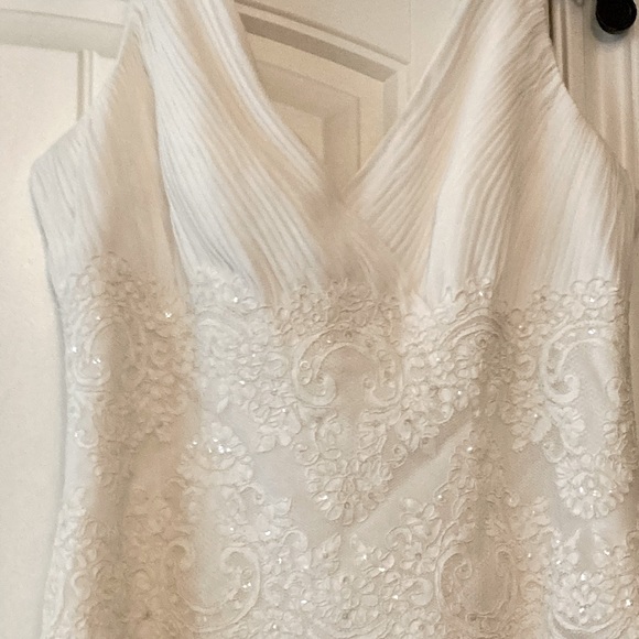 Wedding Dress - David’s Bridal Gown, white, floor length - Picture 2 of 3